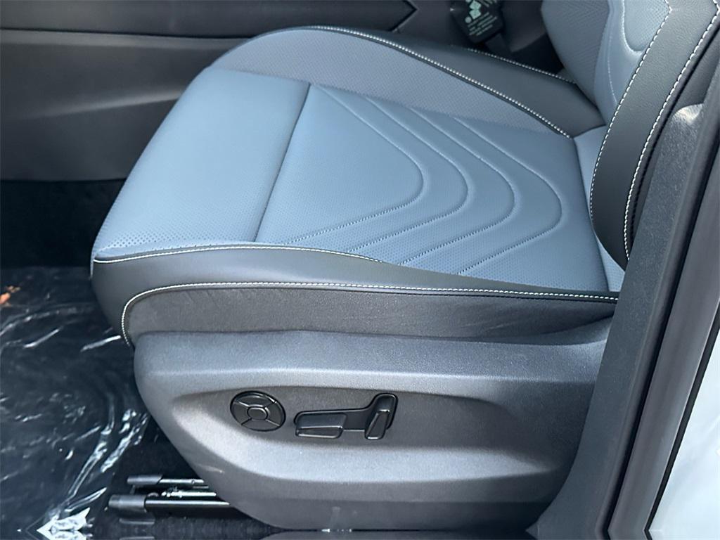 new 2025 Volkswagen Tiguan car, priced at $32,174