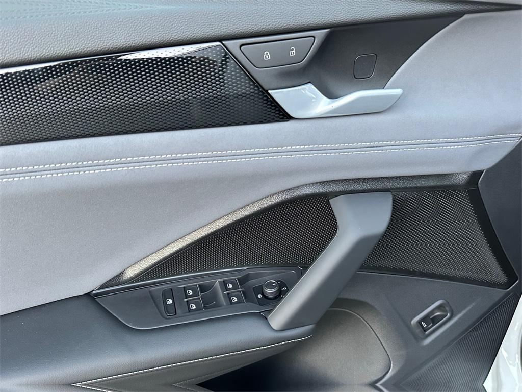 new 2025 Volkswagen Tiguan car, priced at $32,174