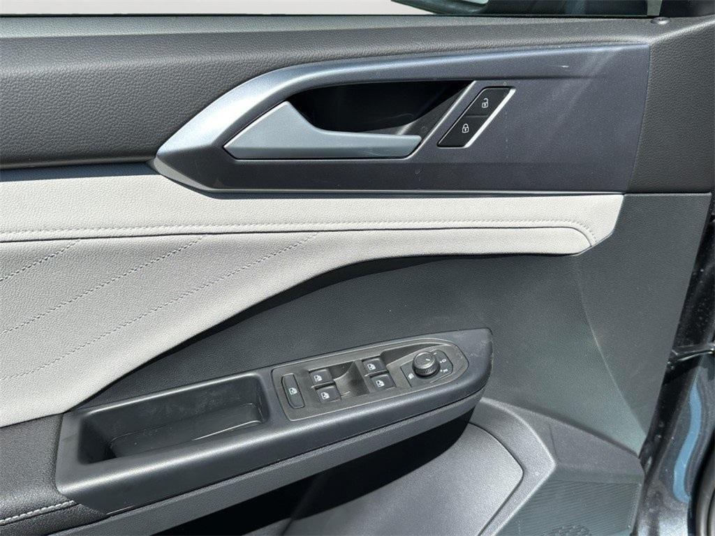 new 2025 Volkswagen Taos car, priced at $35,374