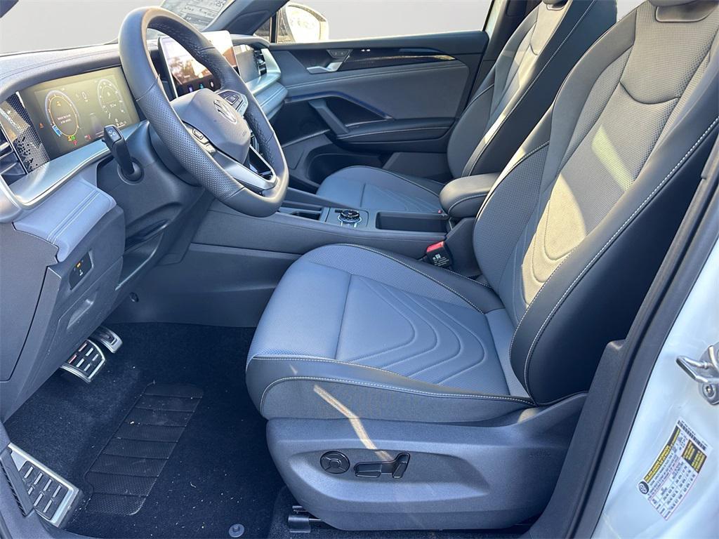 new 2025 Volkswagen Tiguan car, priced at $37,853