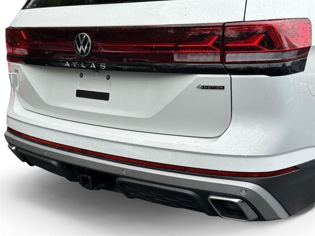 new 2025 Volkswagen Atlas car, priced at $44,932