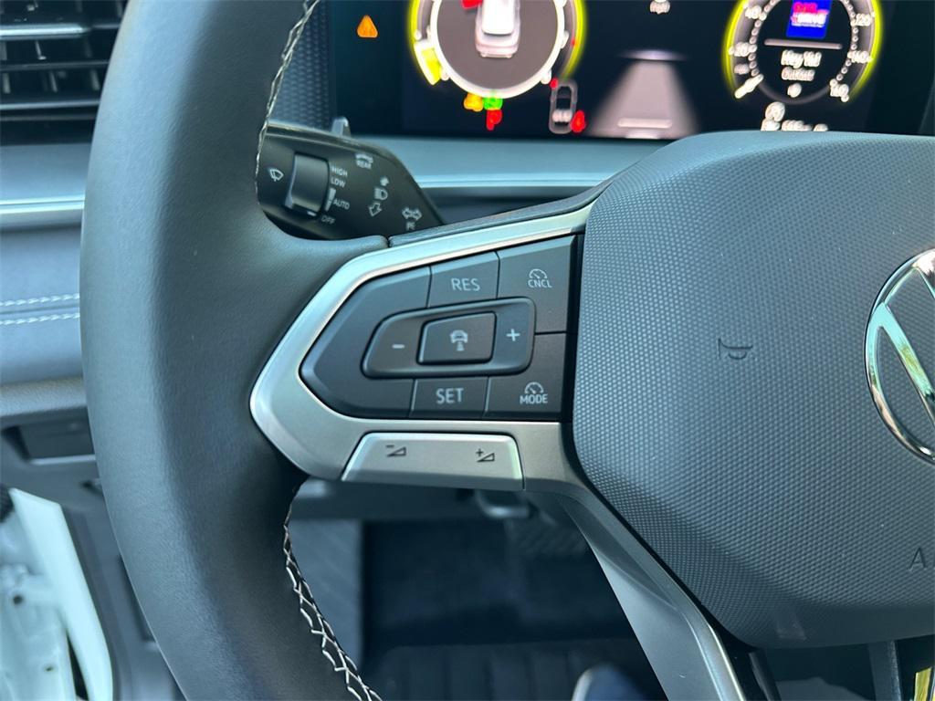 new 2025 Volkswagen Tiguan car, priced at $33,144