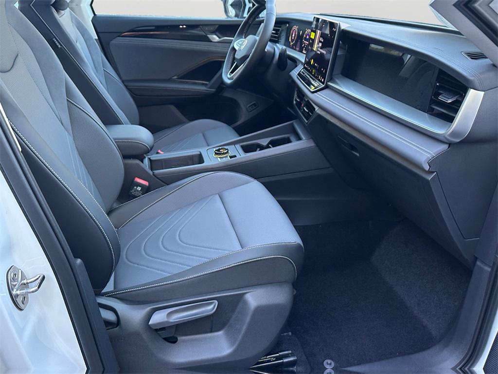 new 2025 Volkswagen Tiguan car, priced at $33,144