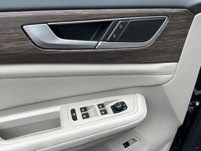 new 2025 Volkswagen Atlas car, priced at $46,656