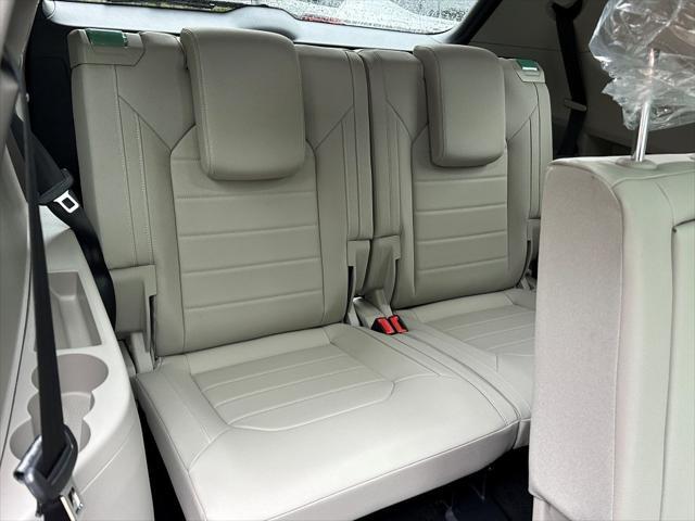new 2025 Volkswagen Atlas car, priced at $46,656