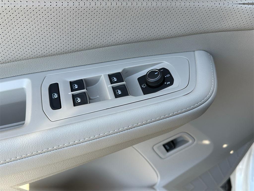 new 2026 Volkswagen Atlas car, priced at $56,428