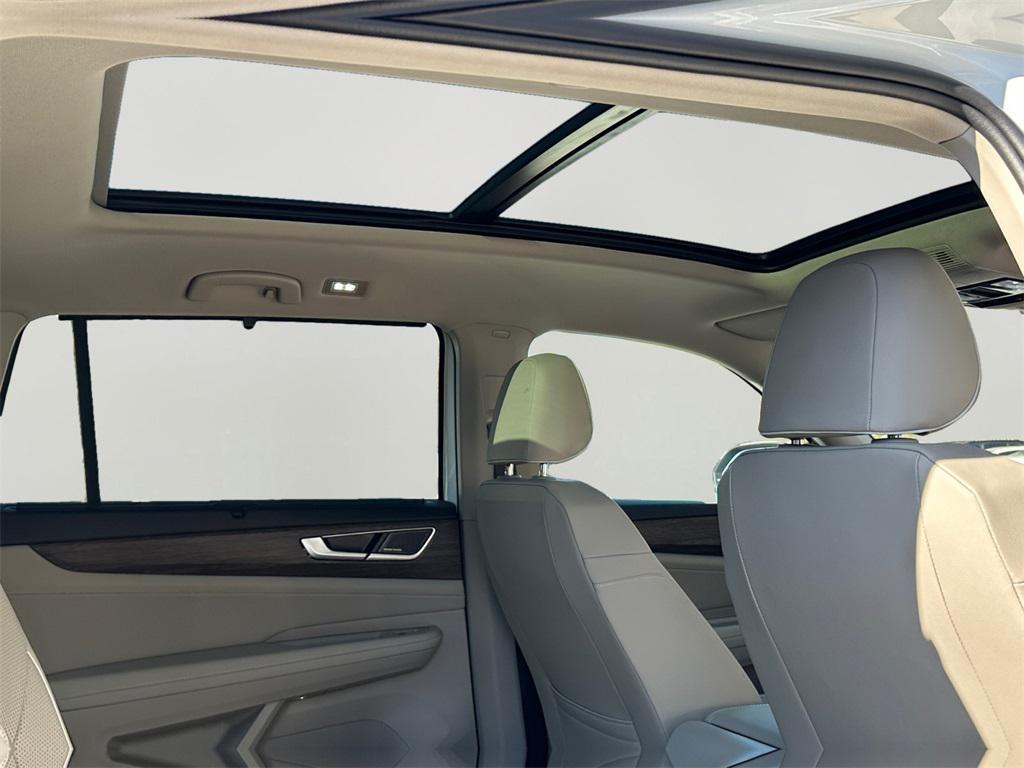 new 2026 Volkswagen Atlas car, priced at $56,428