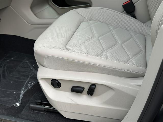 new 2025 Volkswagen Atlas car, priced at $44,778
