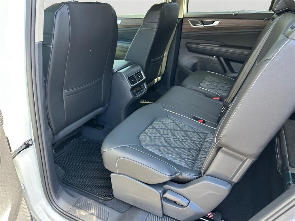 new 2025 Volkswagen Atlas car, priced at $48,619