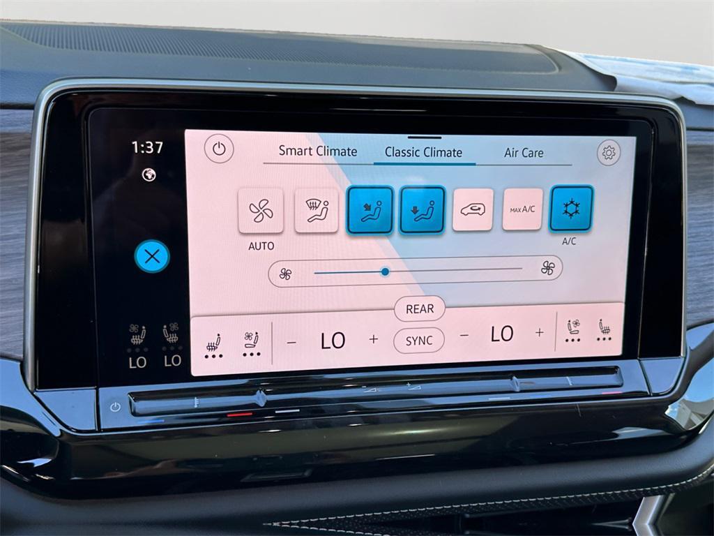 new 2025 Volkswagen Atlas car, priced at $48,619
