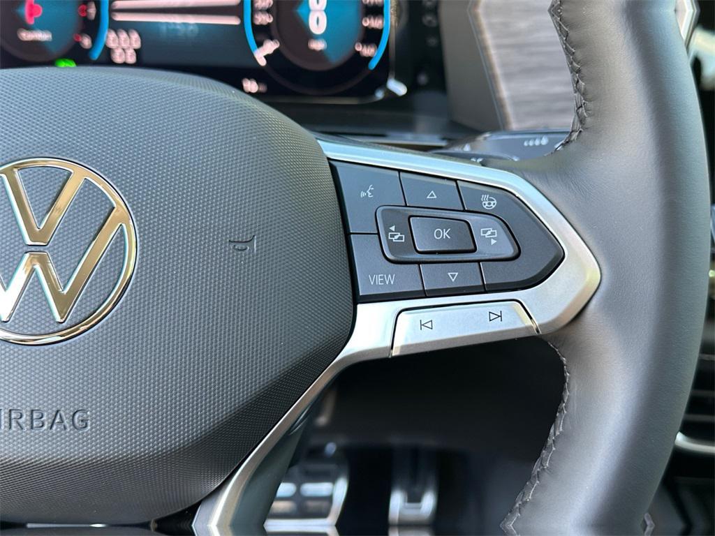 new 2025 Volkswagen Atlas car, priced at $48,619