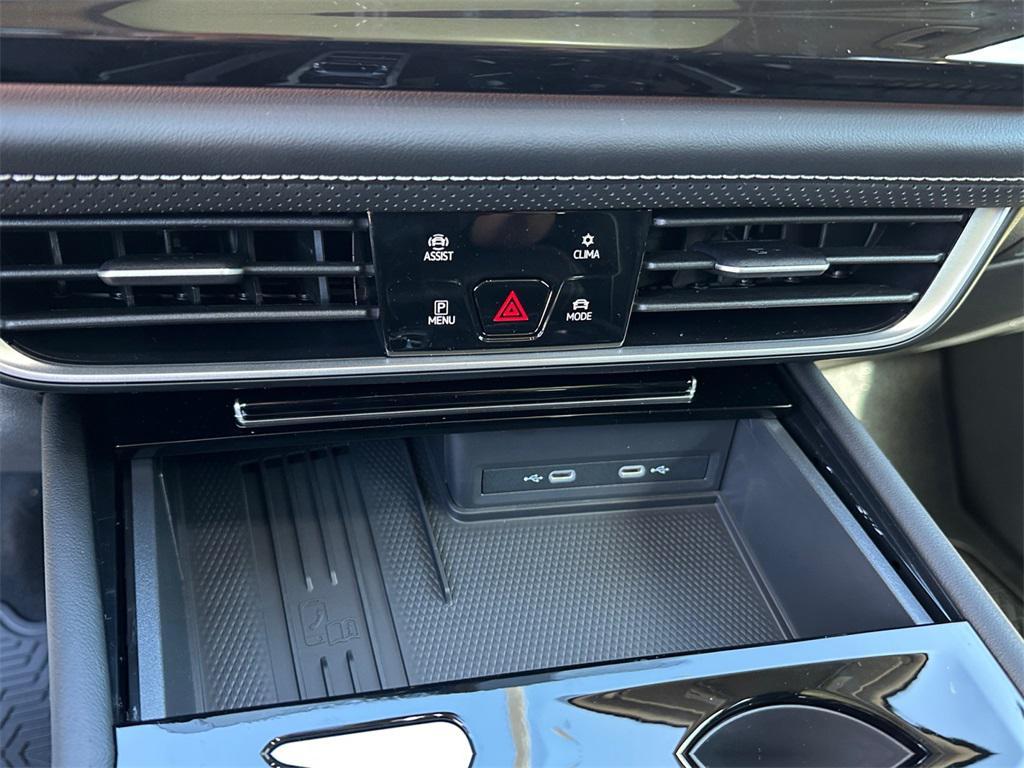 new 2025 Volkswagen Atlas car, priced at $48,619