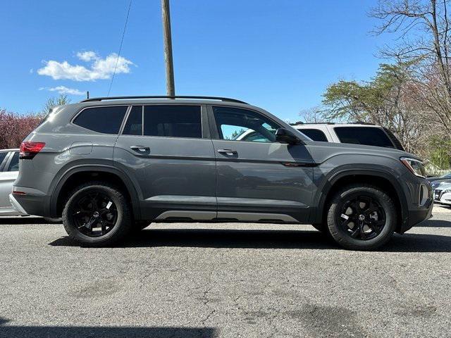 new 2024 Volkswagen Atlas car, priced at $45,015