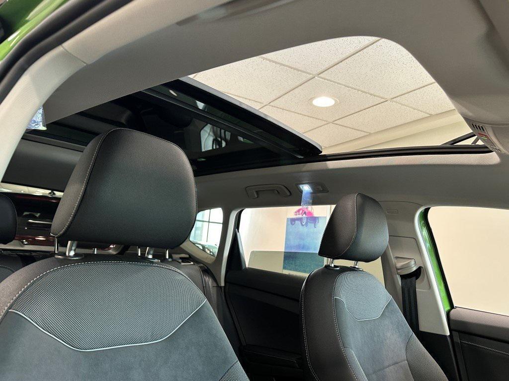 new 2025 Volkswagen Taos car, priced at $33,553