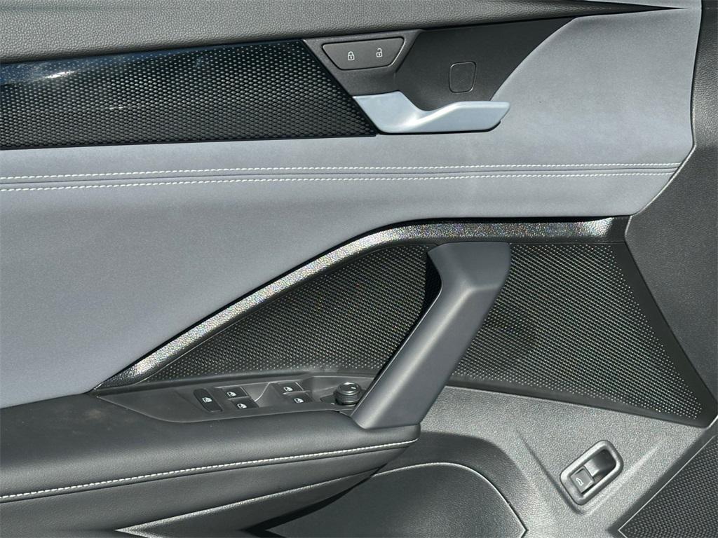 new 2025 Volkswagen Tiguan car, priced at $38,220