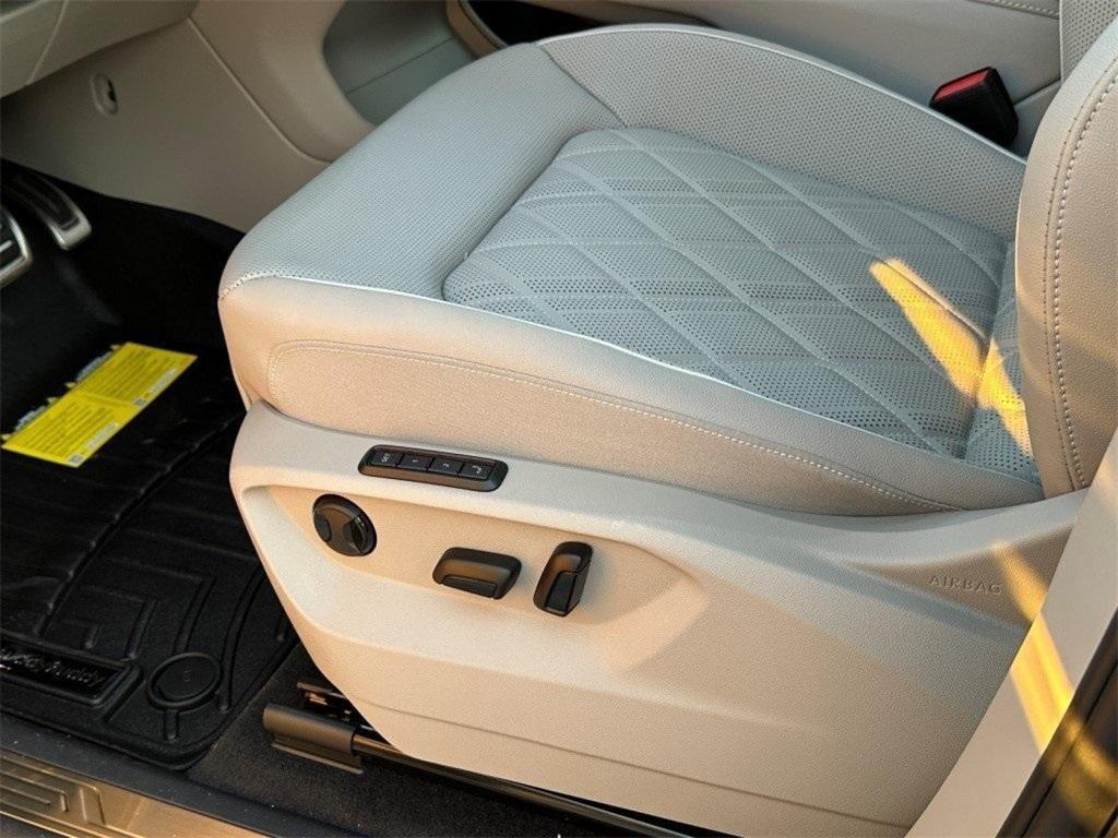 new 2025 Volkswagen Atlas car, priced at $51,905