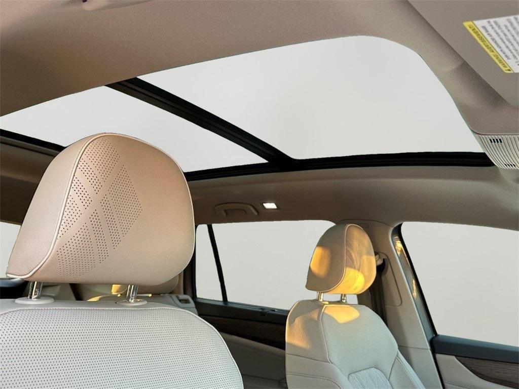 new 2025 Volkswagen Atlas car, priced at $51,905