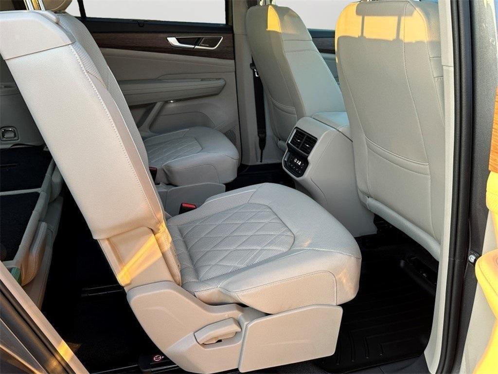new 2025 Volkswagen Atlas car, priced at $51,905
