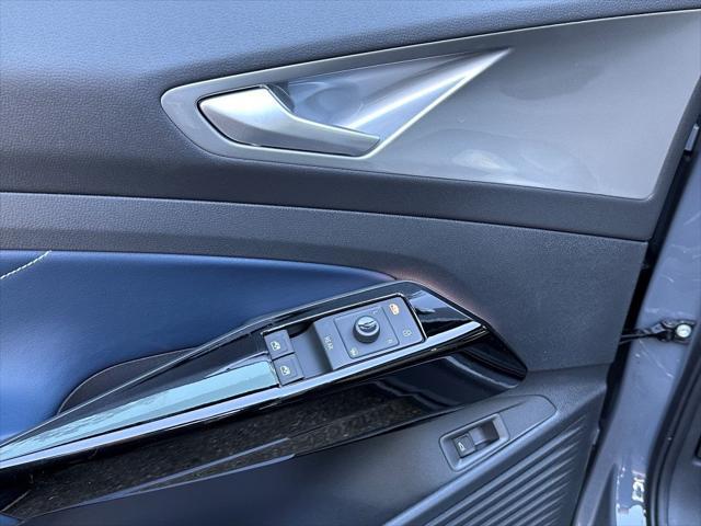 new 2025 Volkswagen ID.4 car, priced at $45,656