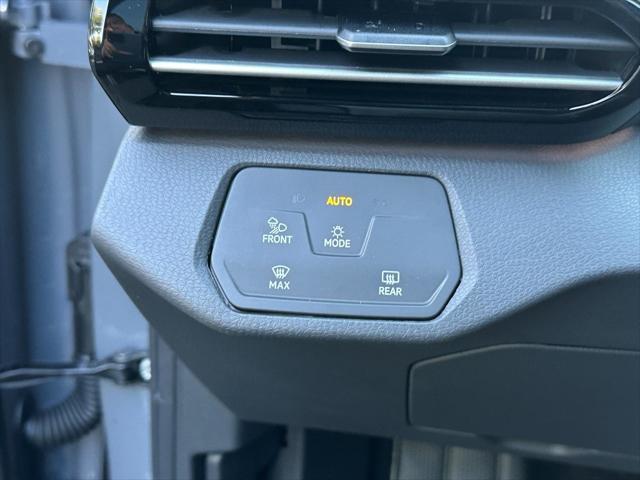new 2025 Volkswagen ID.4 car, priced at $45,656