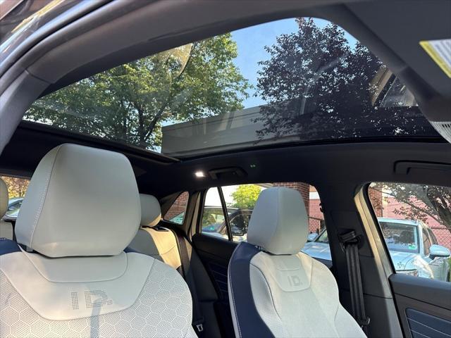 new 2025 Volkswagen ID.4 car, priced at $45,656