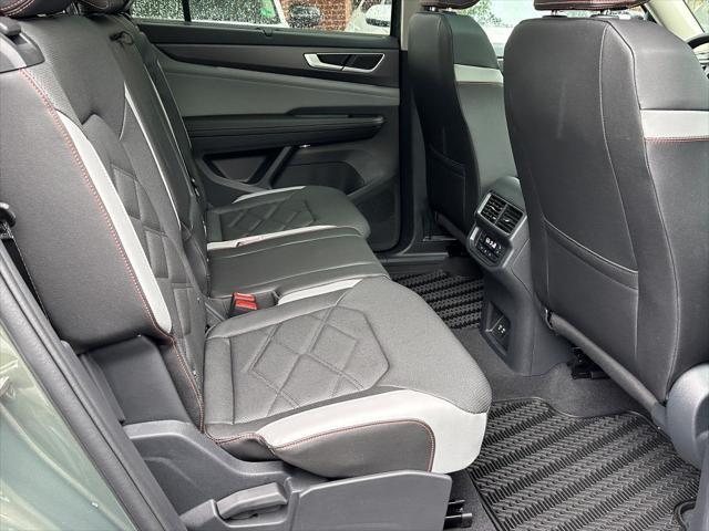 new 2025 Volkswagen Atlas car, priced at $45,334