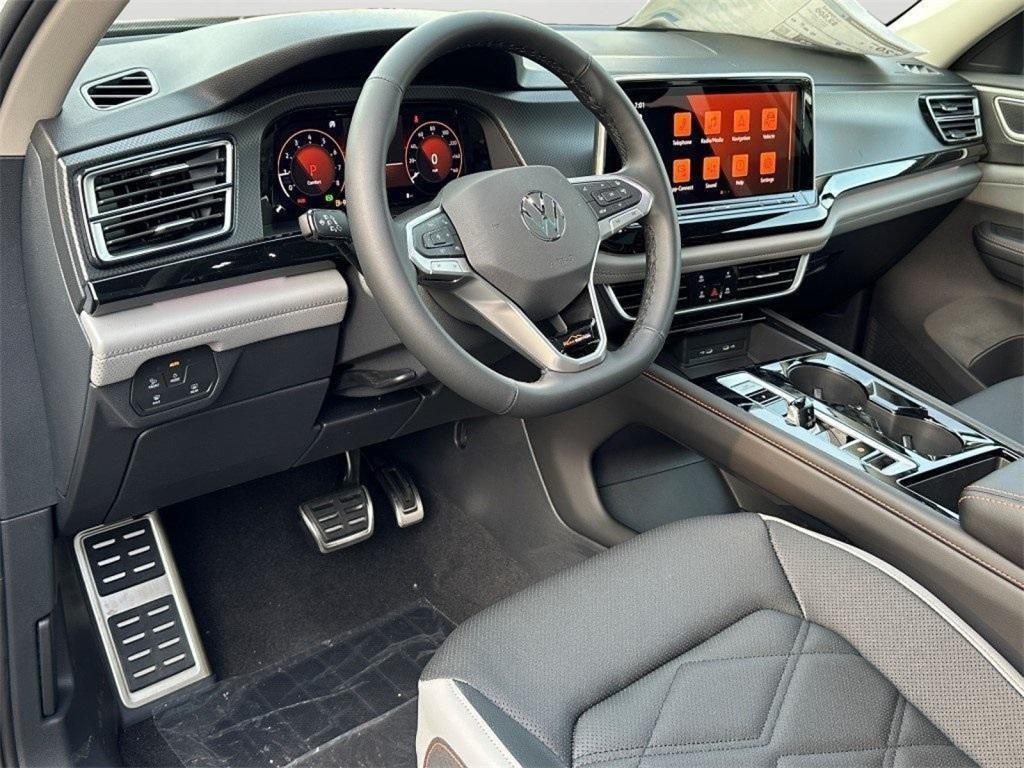 new 2025 Volkswagen Atlas car, priced at $44,731