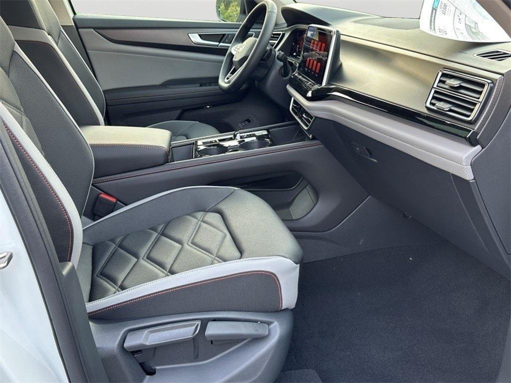new 2025 Volkswagen Atlas car, priced at $44,731