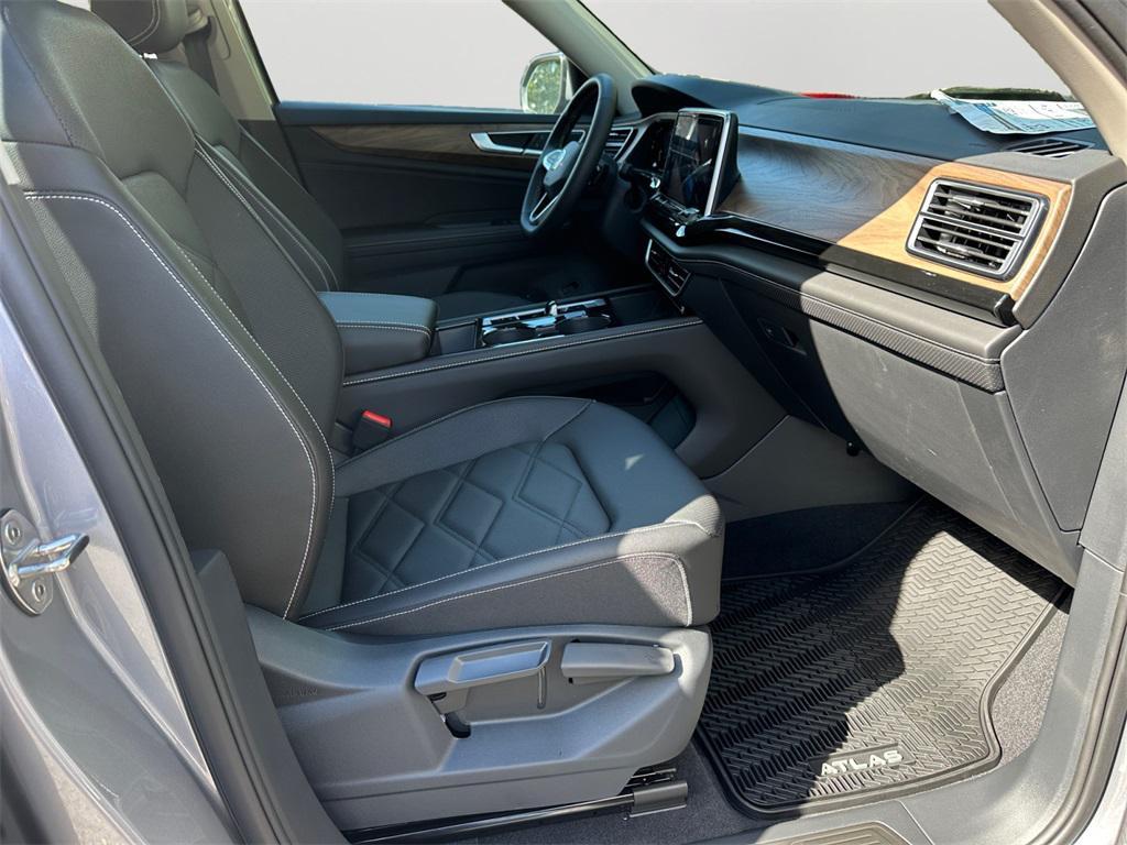 new 2026 Volkswagen Atlas car, priced at $45,743
