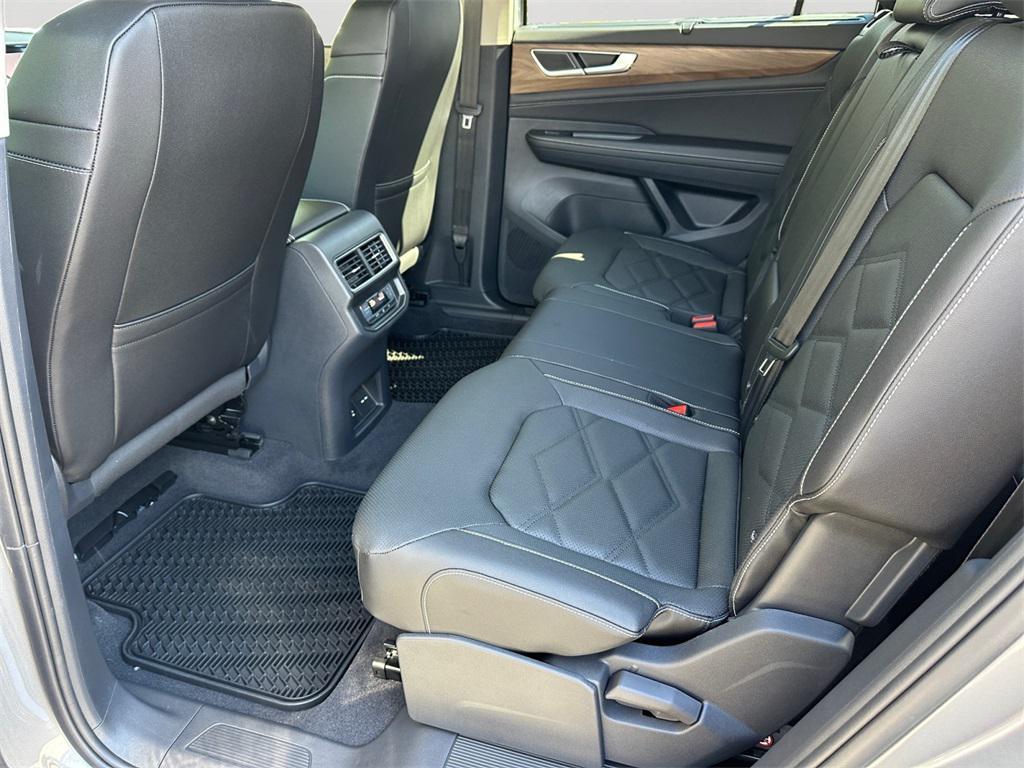 new 2026 Volkswagen Atlas car, priced at $45,743
