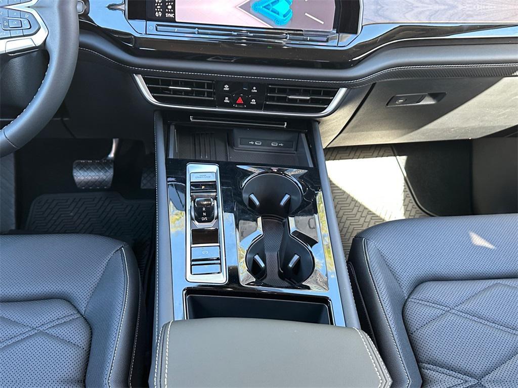 new 2026 Volkswagen Atlas car, priced at $45,743