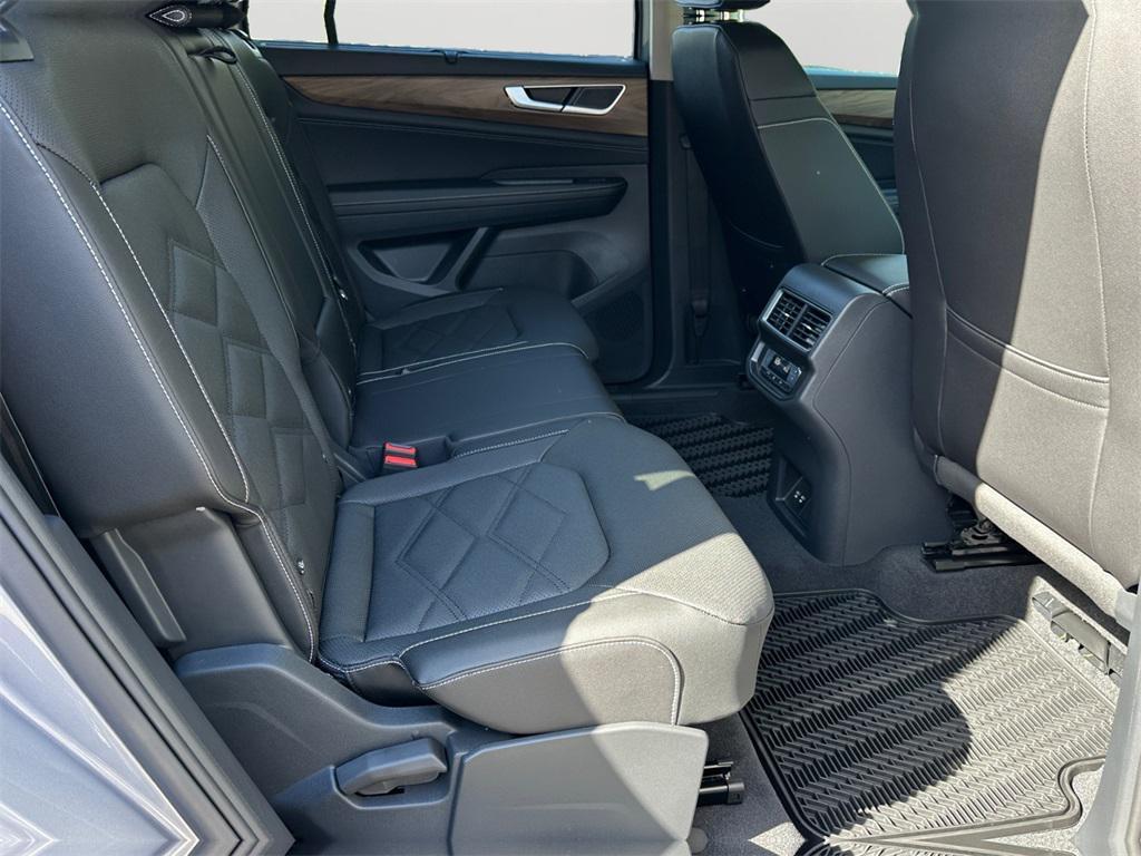 new 2026 Volkswagen Atlas car, priced at $45,743