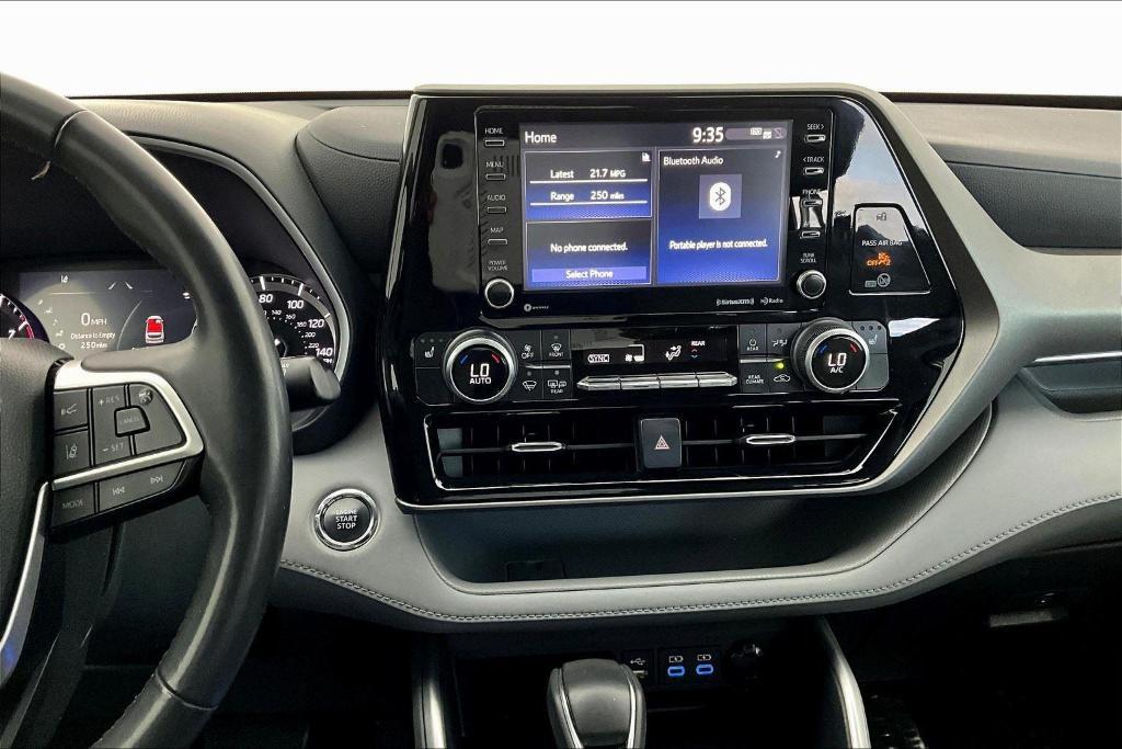 used 2022 Toyota Highlander car, priced at $33,500