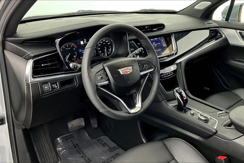 used 2025 Cadillac XT6 car, priced at $49,500