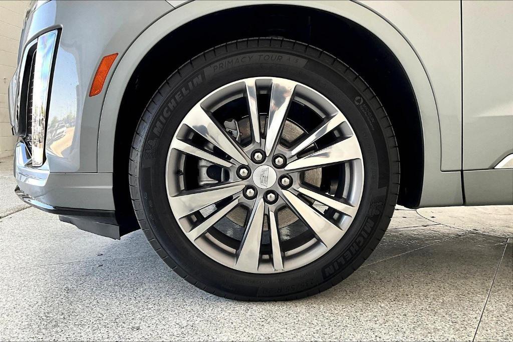 used 2025 Cadillac XT6 car, priced at $49,500