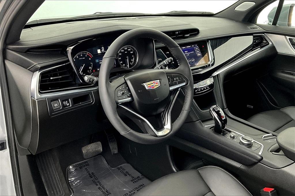 used 2025 Cadillac XT6 car, priced at $52,540