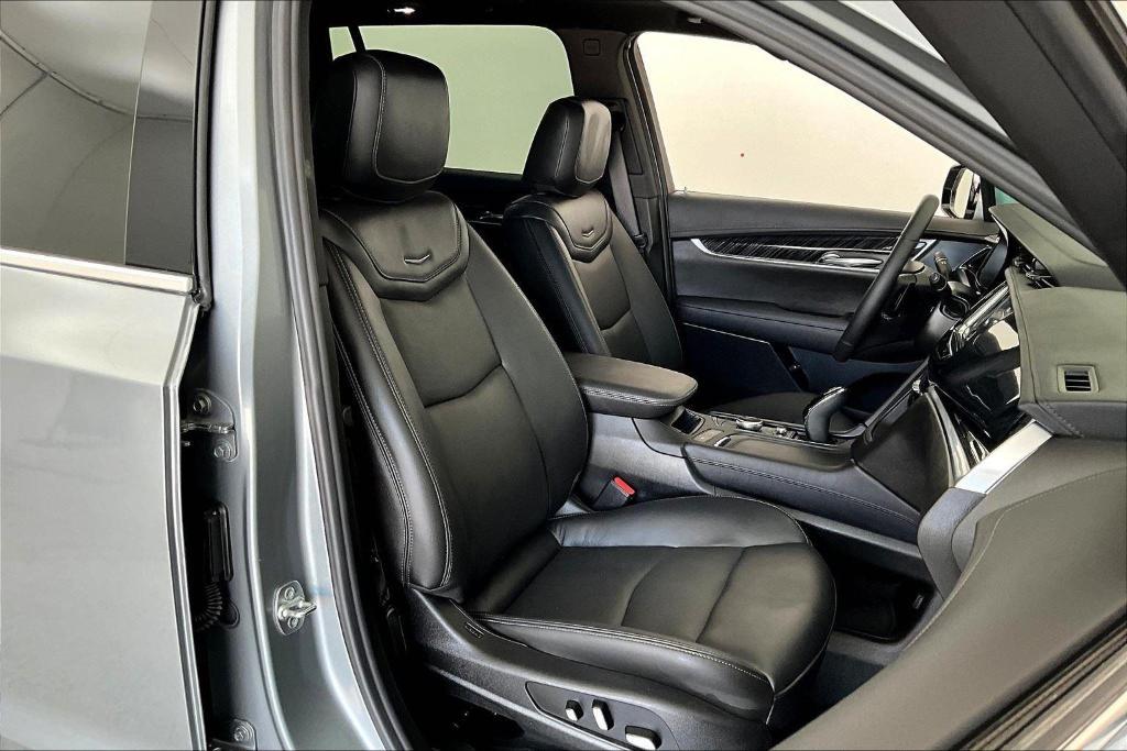 used 2025 Cadillac XT6 car, priced at $49,500