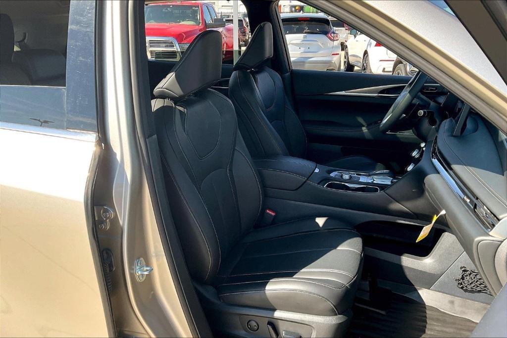 used 2025 INFINITI QX60 car, priced at $46,480