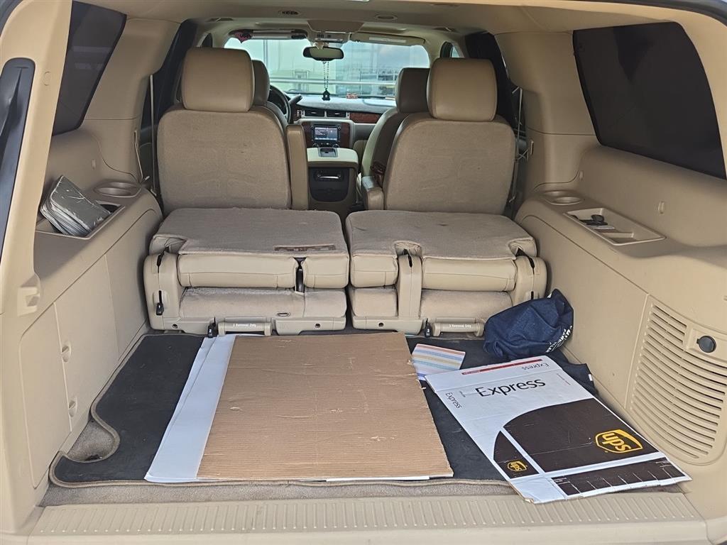 used 2013 Chevrolet Suburban car, priced at $13,000