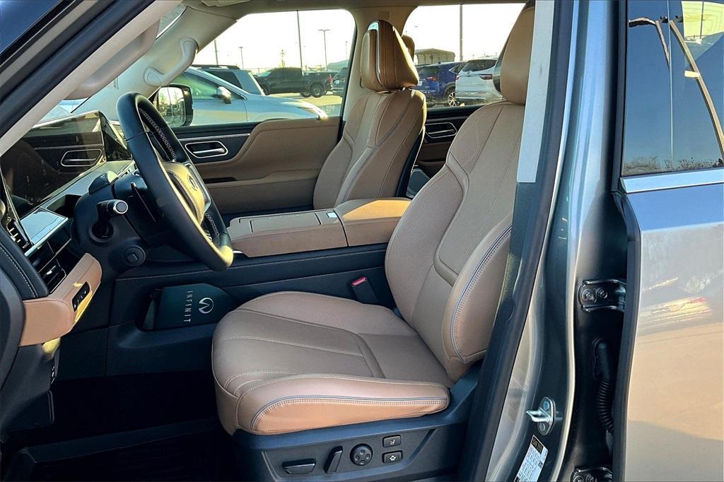 new 2025 INFINITI QX80 car, priced at $101,532