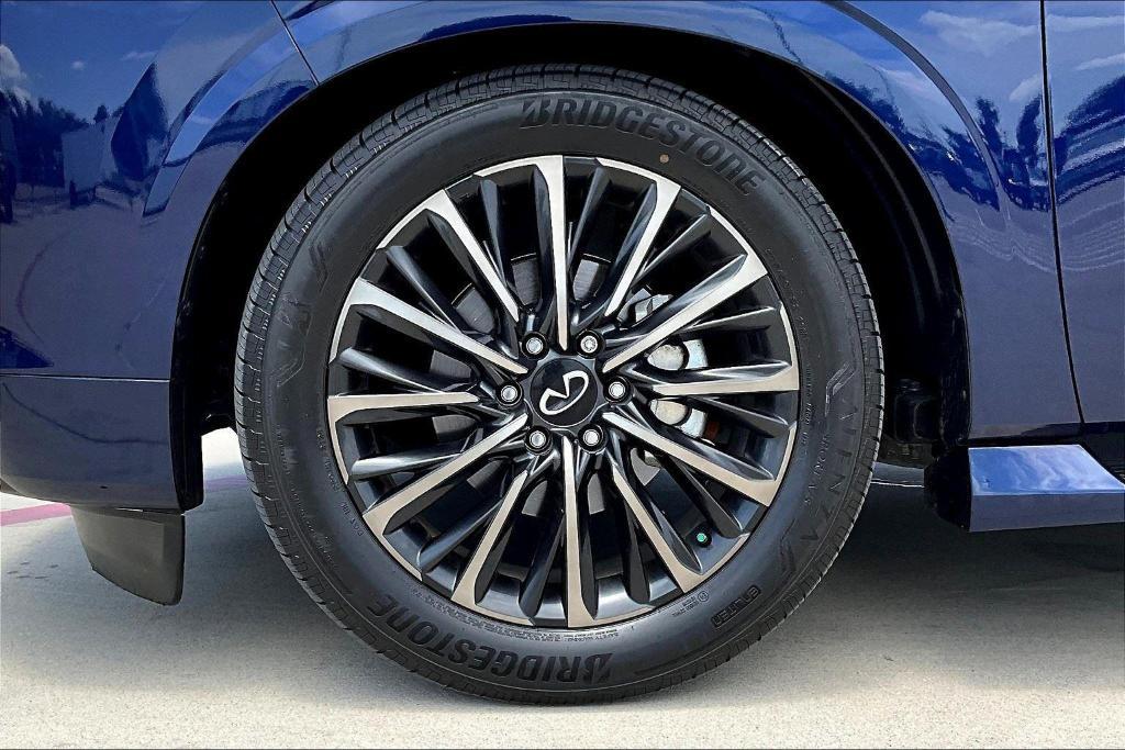used 2025 INFINITI QX80 car, priced at $98,576