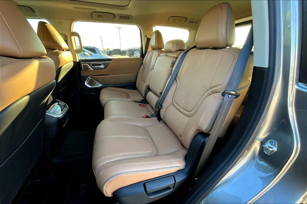 new 2025 INFINITI QX80 car, priced at $101,840
