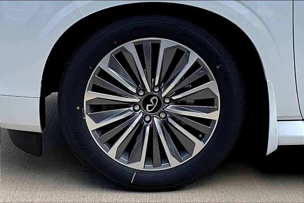 new 2025 INFINITI QX80 car, priced at $103,305