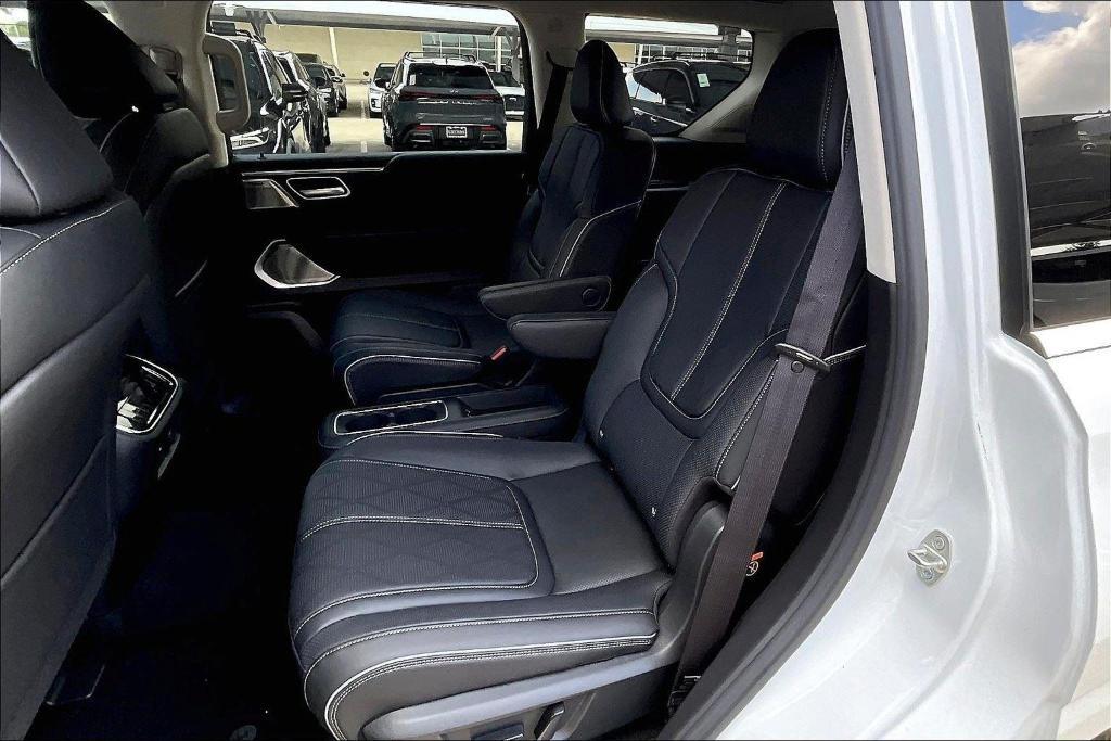 new 2025 INFINITI QX80 car, priced at $103,305