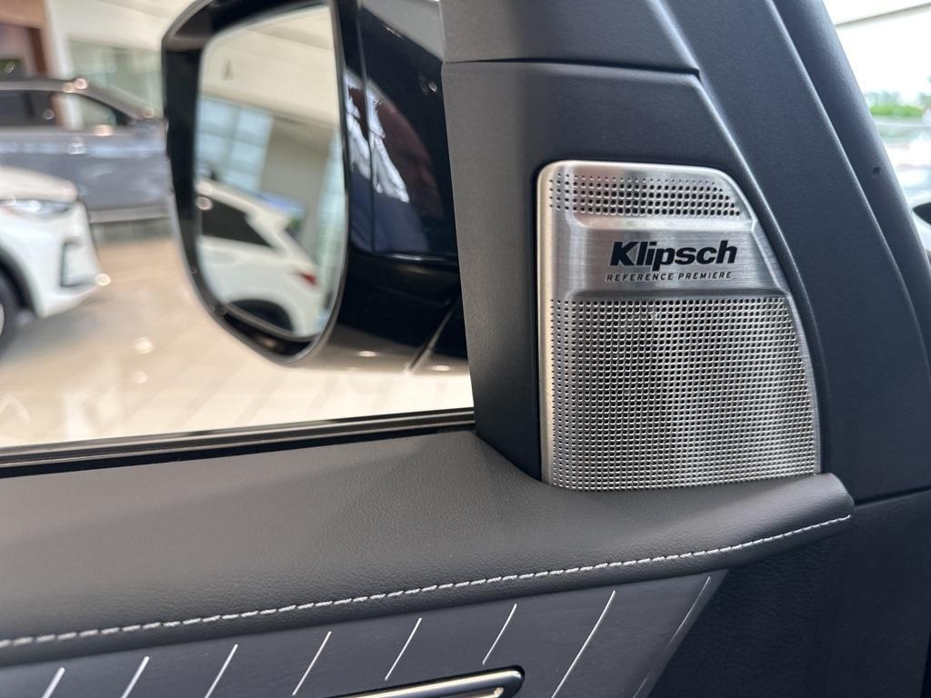 new 2025 INFINITI QX80 car, priced at $125,585