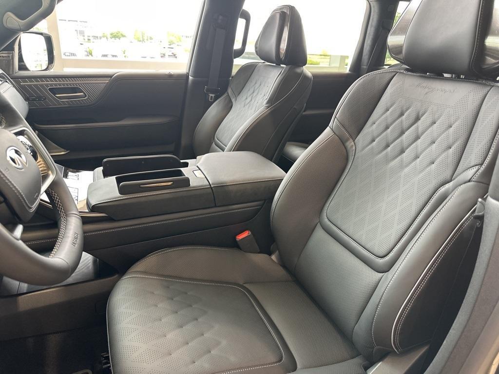 new 2025 INFINITI QX80 car, priced at $125,585