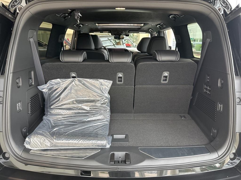 new 2025 INFINITI QX80 car, priced at $125,585