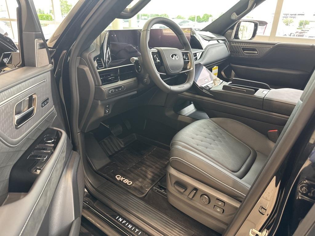 new 2025 INFINITI QX80 car, priced at $125,585