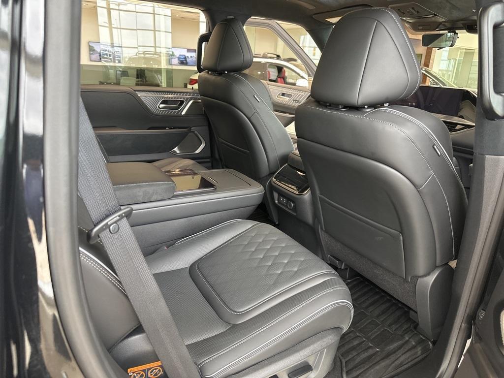 new 2025 INFINITI QX80 car, priced at $125,585