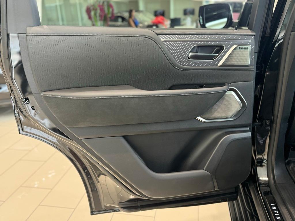 new 2025 INFINITI QX80 car, priced at $108,590